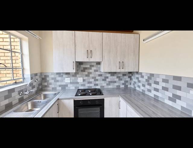 2 BEDROOM TOWNHOUSE FOR SALE IN CELTISDAL